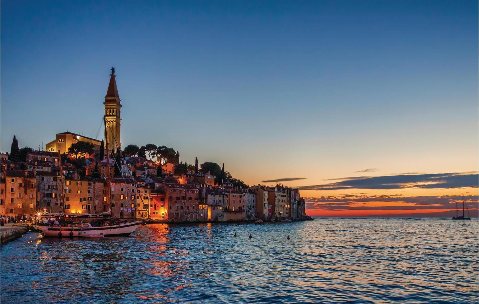1 Bedroom Lovely Apartment In Rovinj Zewnętrze zdjęcie